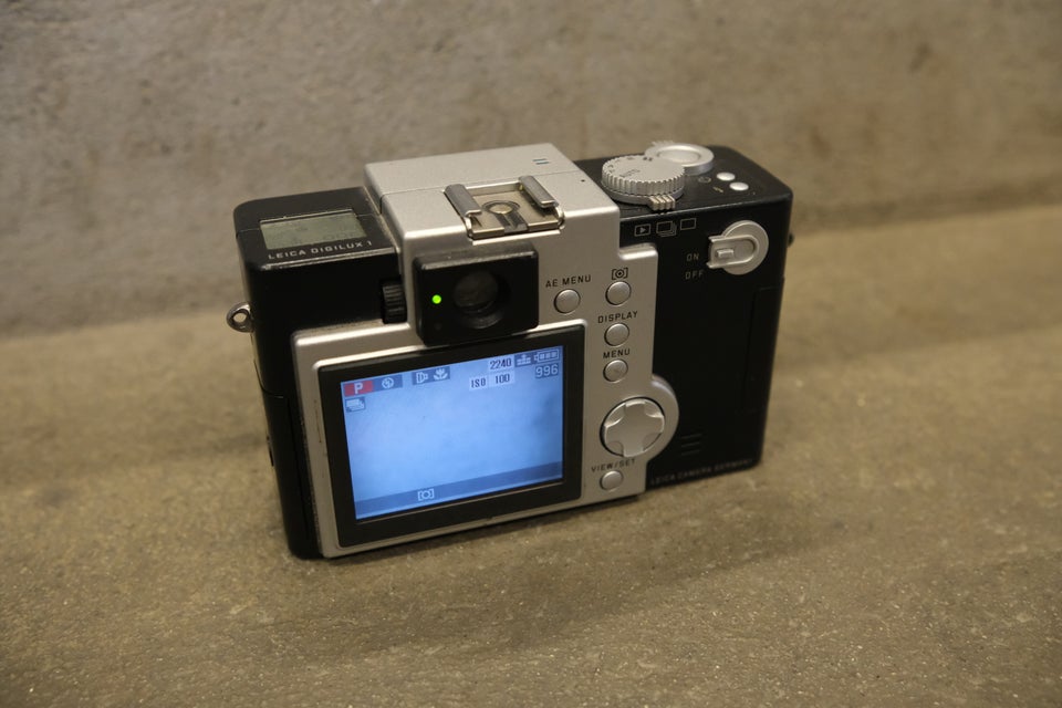 Leica, Digilux 1, 4 megapixels