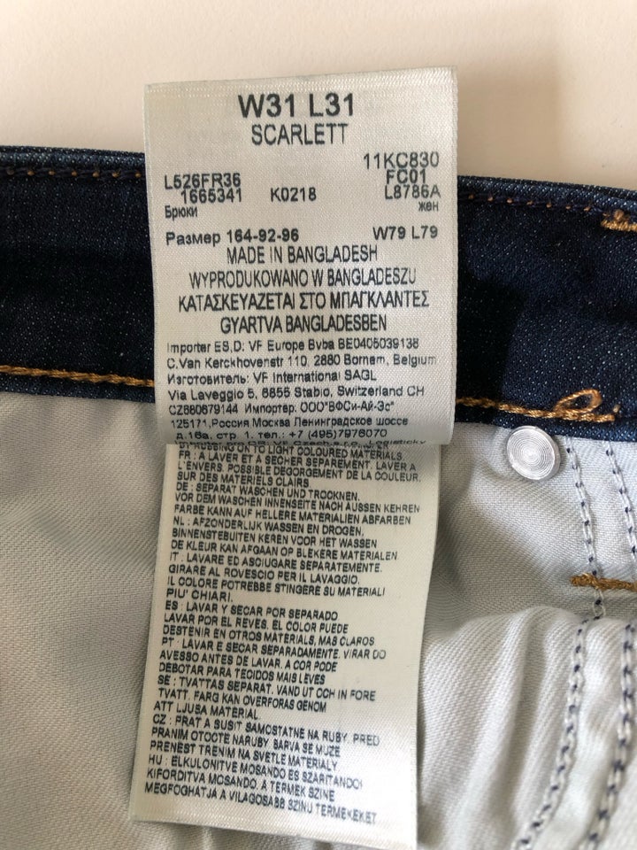 Jeans, Lee Scarlett, str. 31