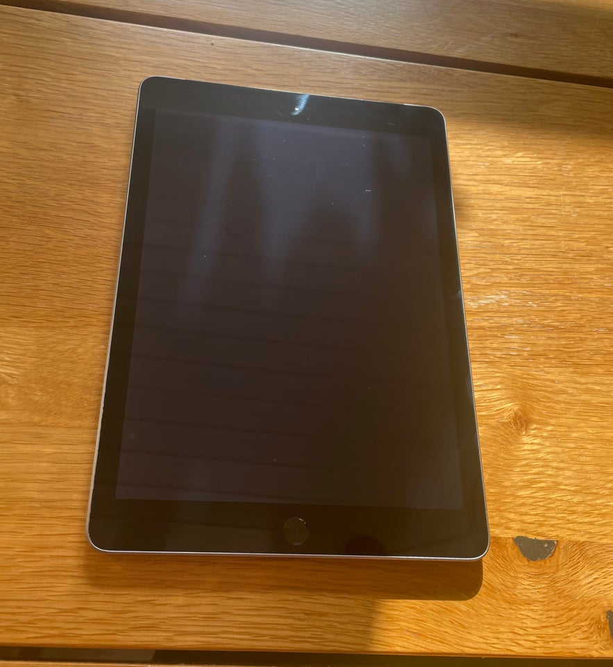 iPad 5, 128 GB, sort