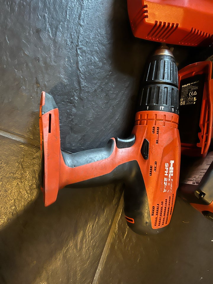 Bore- og skruemaskine Hilti 22v