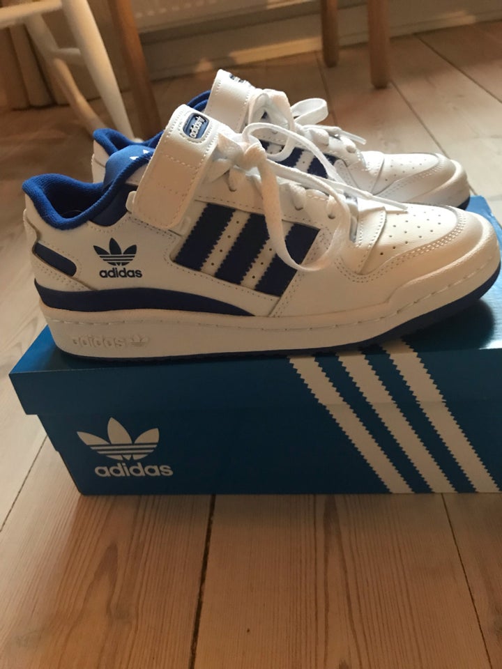 Sneakers str 36 Adidas