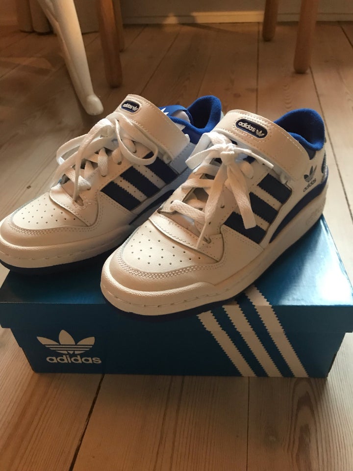 Sneakers str 36 Adidas