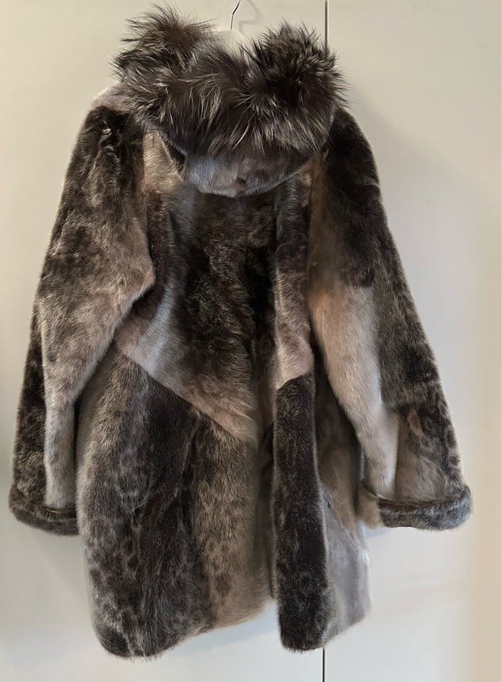 Pels, str. 38, Inuit Sealskin