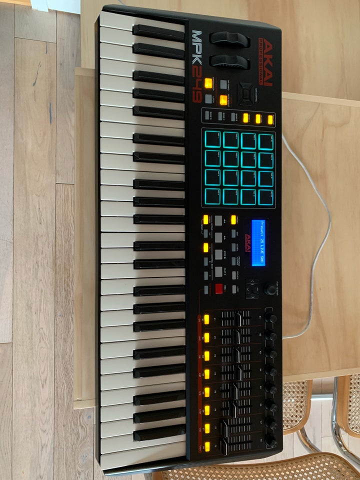 Midi keyboard, AKAI MPK249