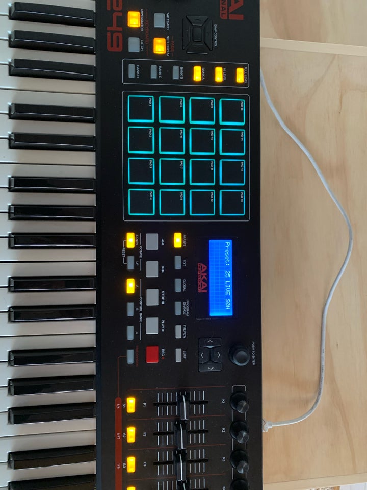 Midi keyboard, AKAI MPK249