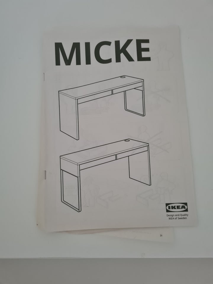 Skrivebord Micke b: 142 d: 50 h: 75