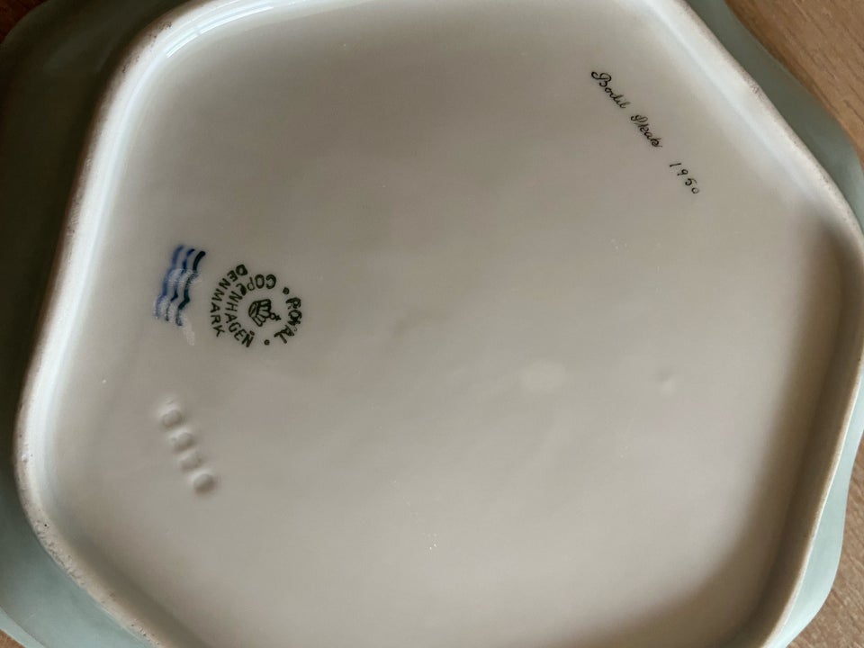 Porcelæn, Gammel fin skål, Royale