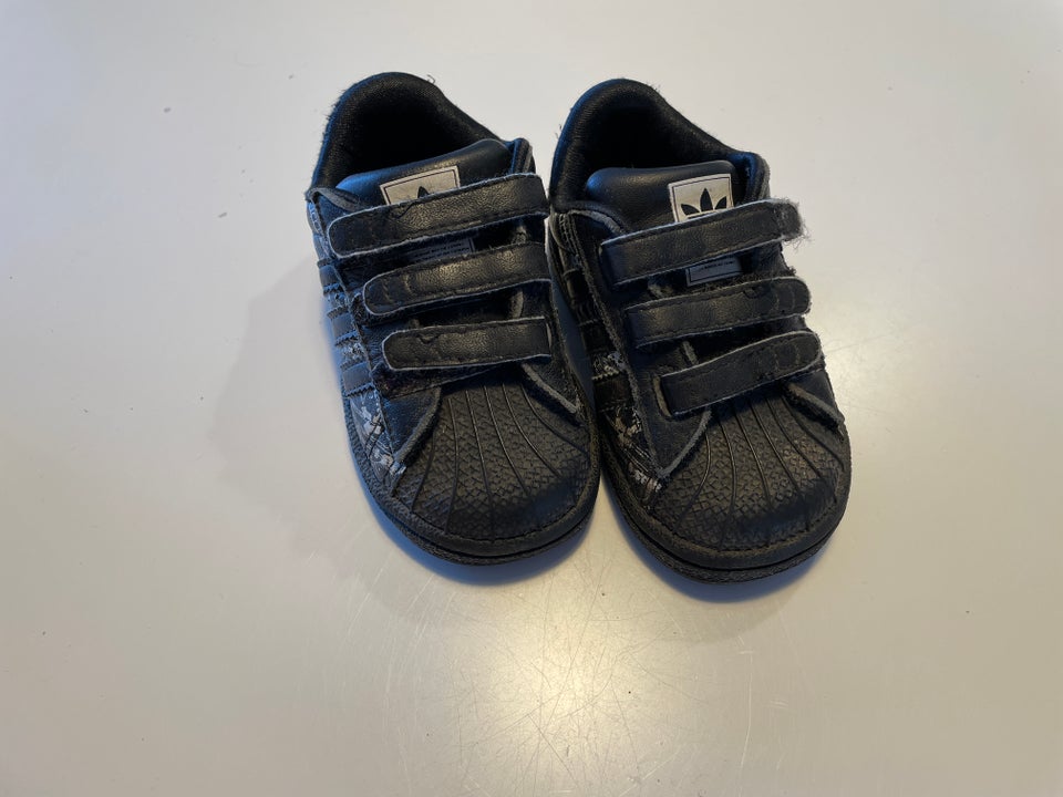 Sneakers, str. 20, Adidas sneakers