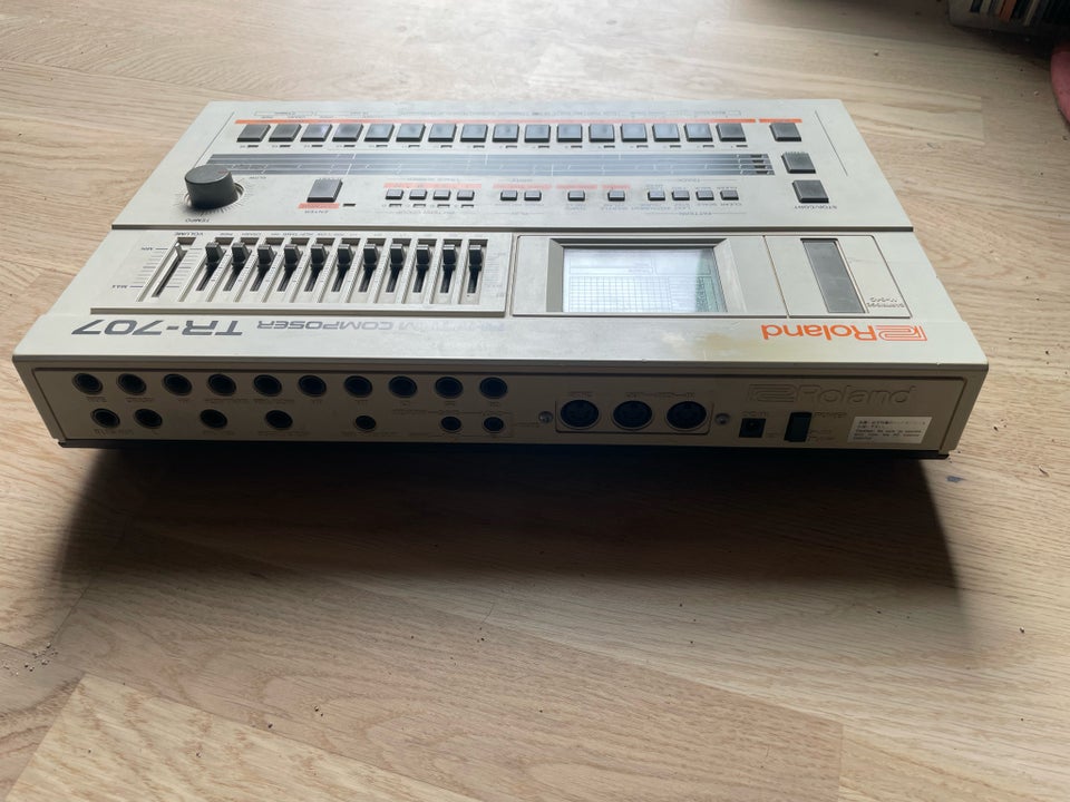 Trommemaskine / Groovebox, Roland