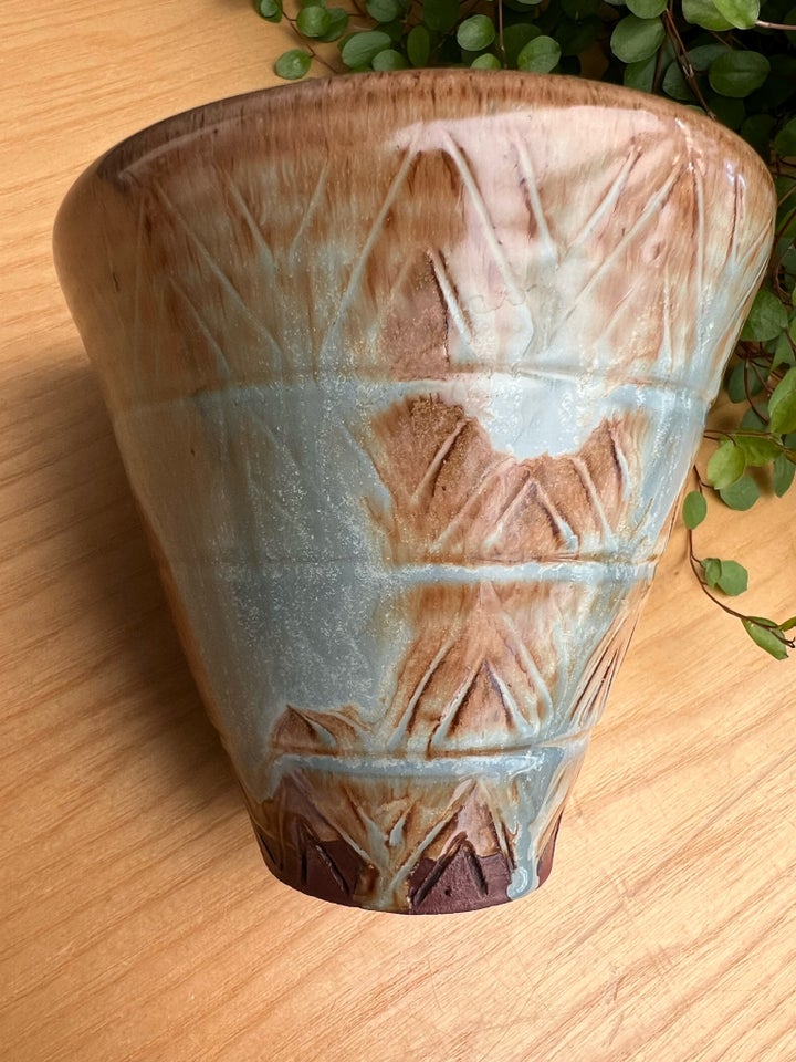 Vase / krukke med løbeglasur 