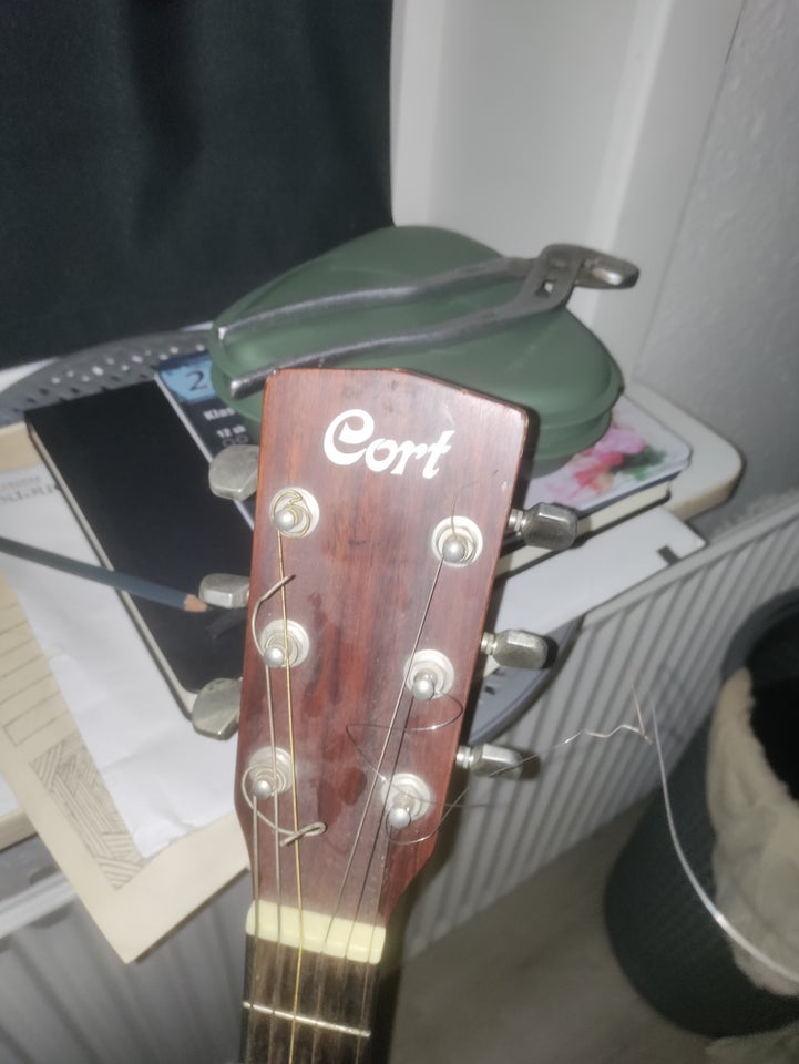 Western, Cort AD-870 NAT