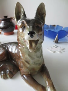 Porcelæn hund 10523 IB eller IR