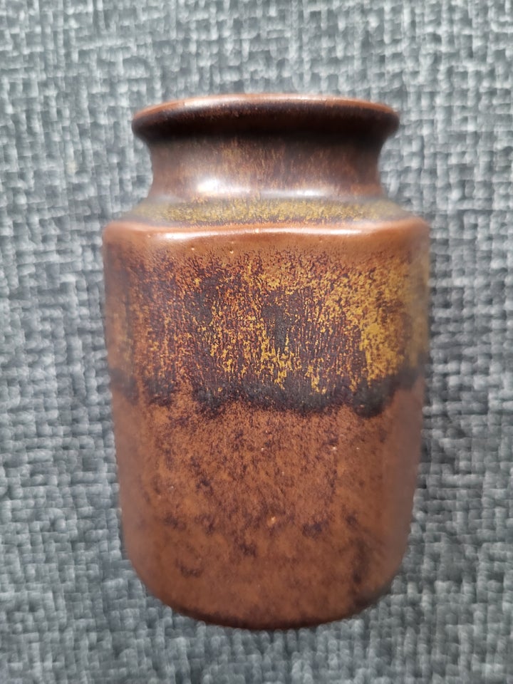 Keramik, Sekskantet vase, L.