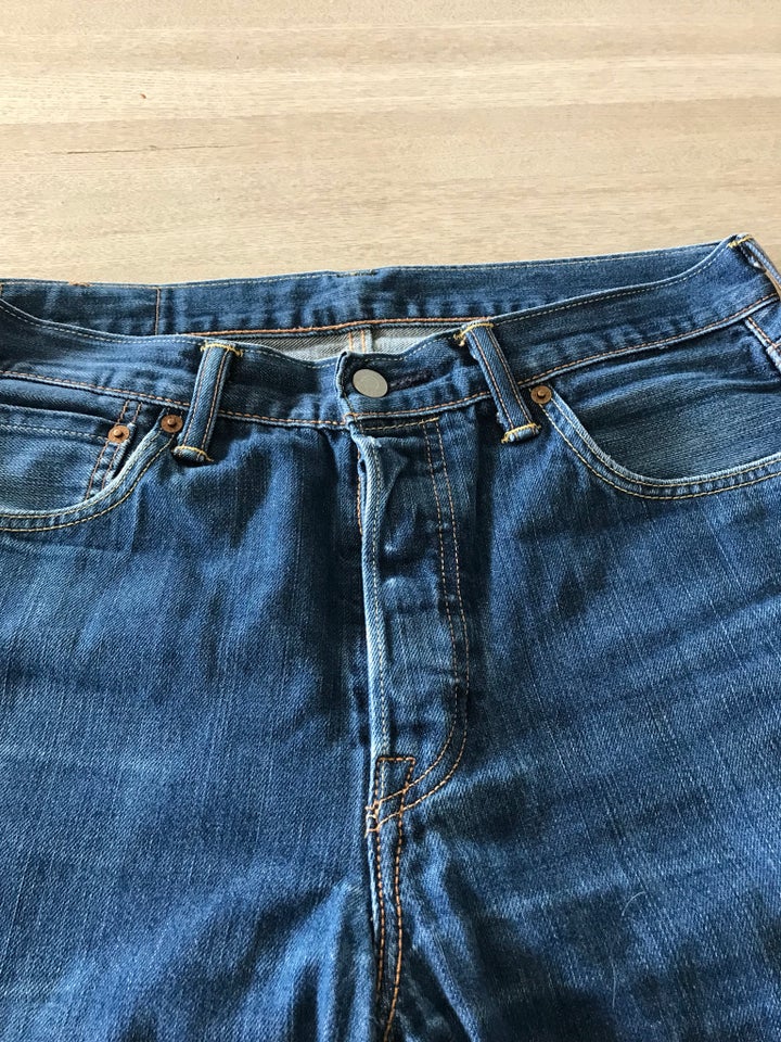 Jeans, Levis, str. 33