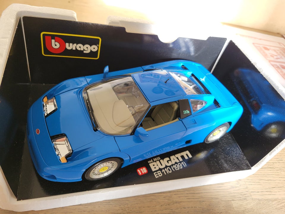 Modelbil, Bugatti EB 110 lyseblå