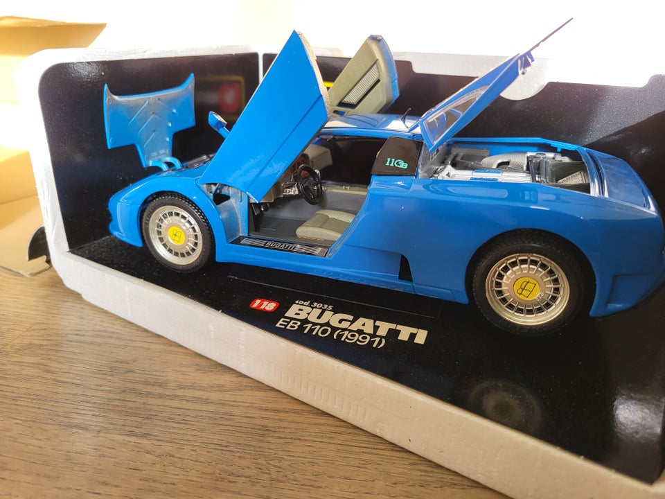 Modelbil, Bugatti EB 110 lyseblå