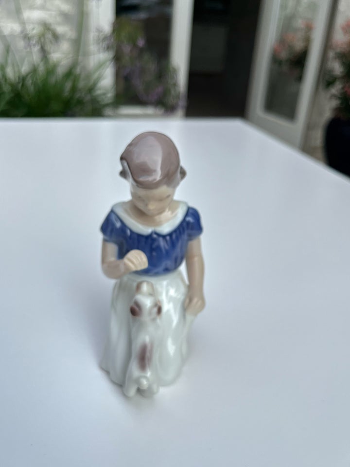 Figur BG - Pige med hund Bing 