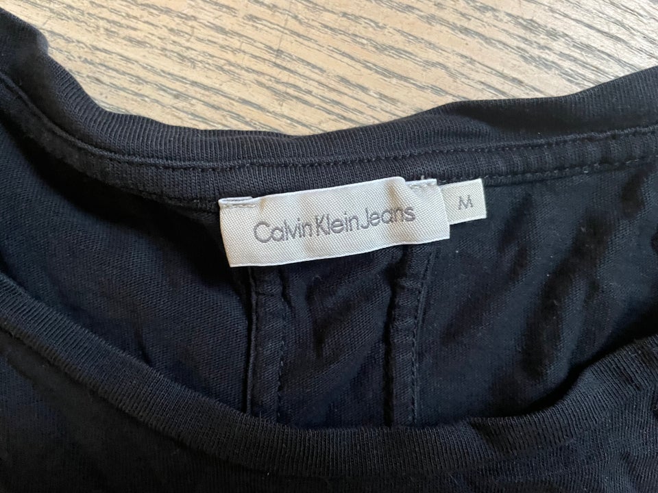 T-shirt, Calvin Klein, str. 38