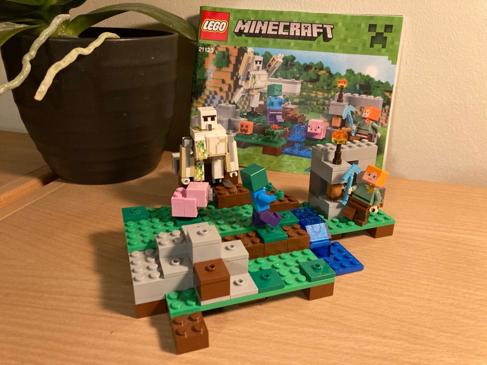 Lego Minecraft, Jerngolem 21123