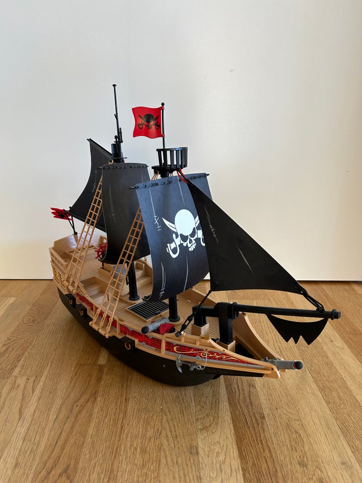 Playmobil, Piratskib