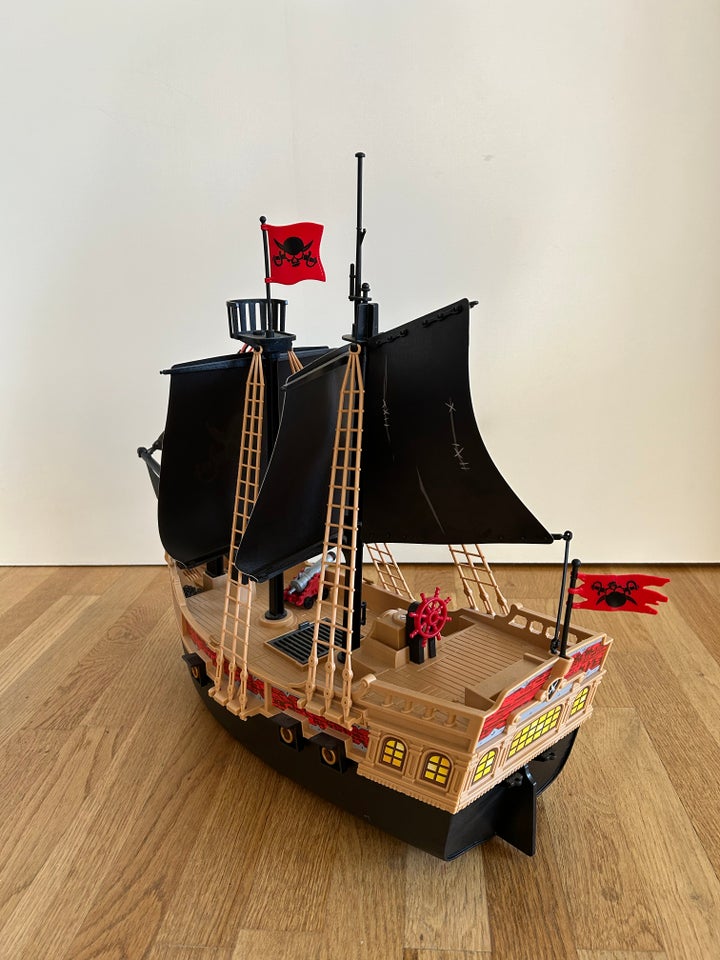 Playmobil, Piratskib