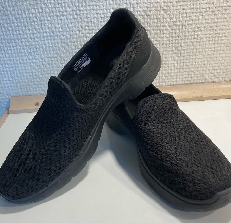 Fritidssko, str. 40, Skechers