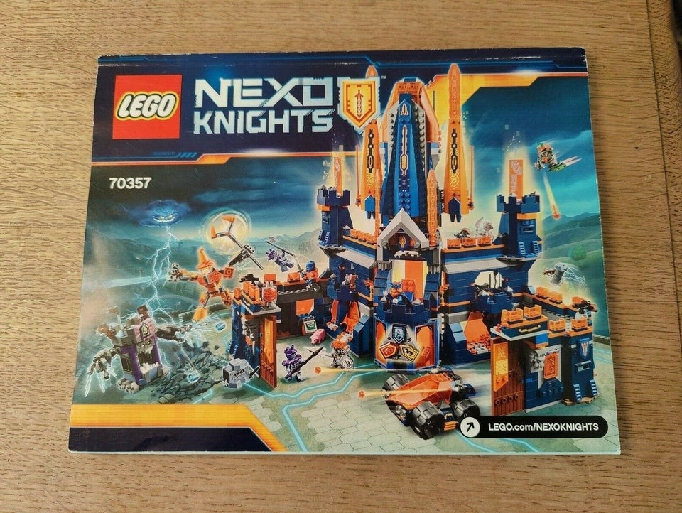 Lego Nexo Knights Knighton Castle