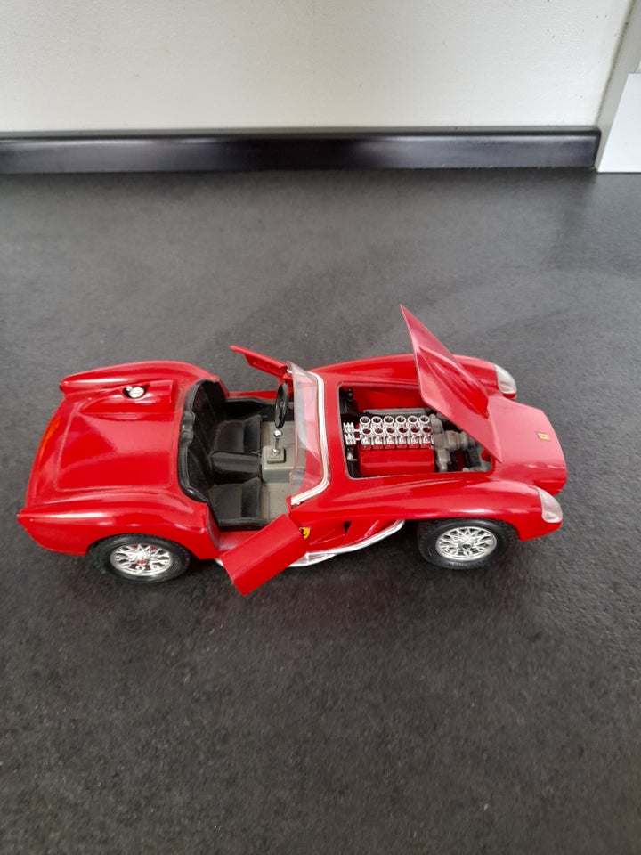 Modelbil, Burago Ferrari Testa