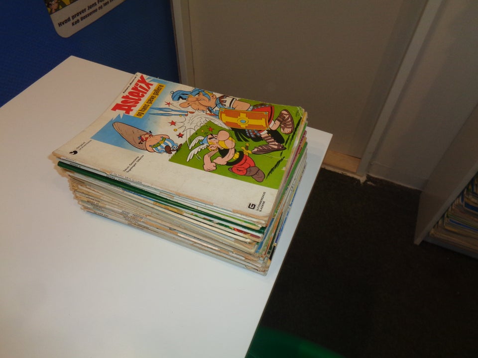 Asterix 1-28 komplet slidt stand,