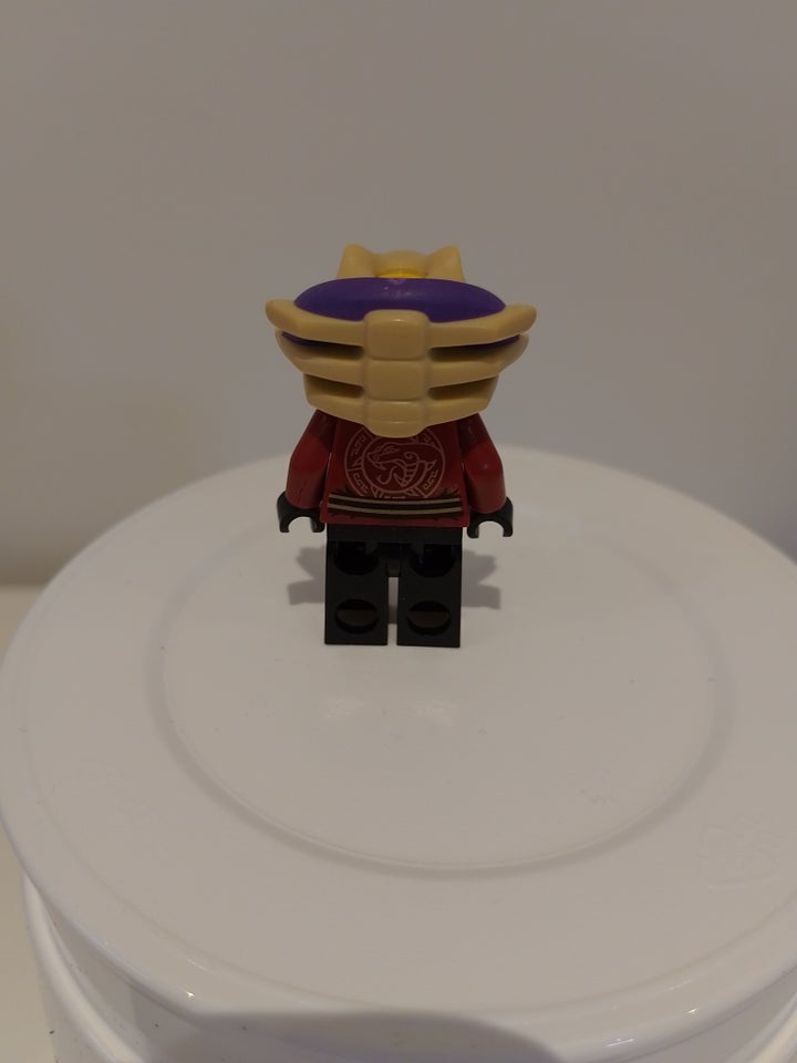 Lego Ninjago, Chen minifigur