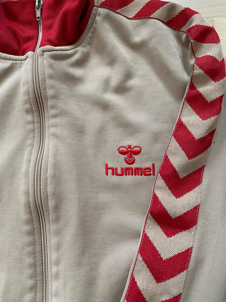 Andet, Hummel, str. 40