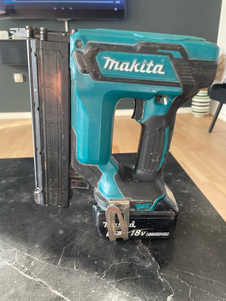 Makita dfn350, Makita