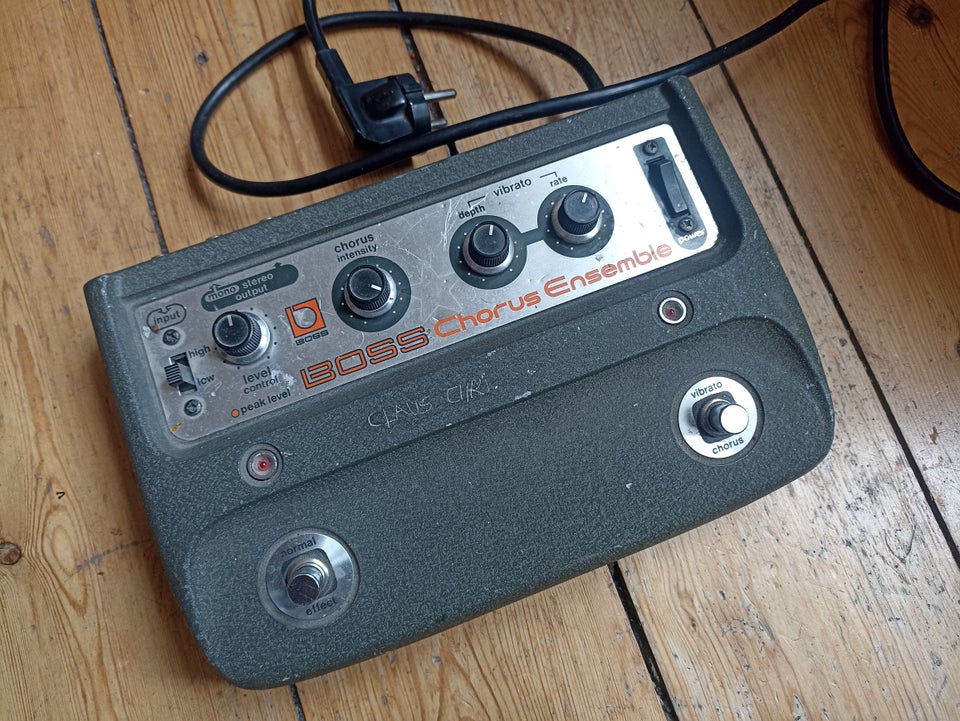 Chorus/Vibrato, Boss CE-1