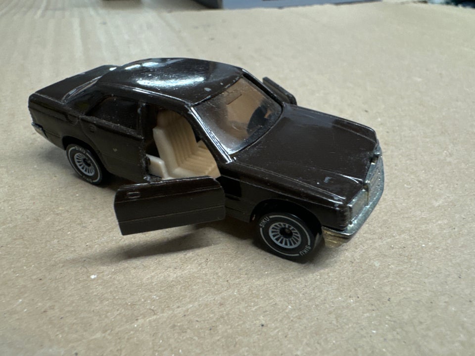 Modelbil, Mercedes 190 E 1/55,