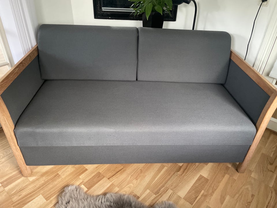 Sovesofa b: 150 l: 185 h: 83