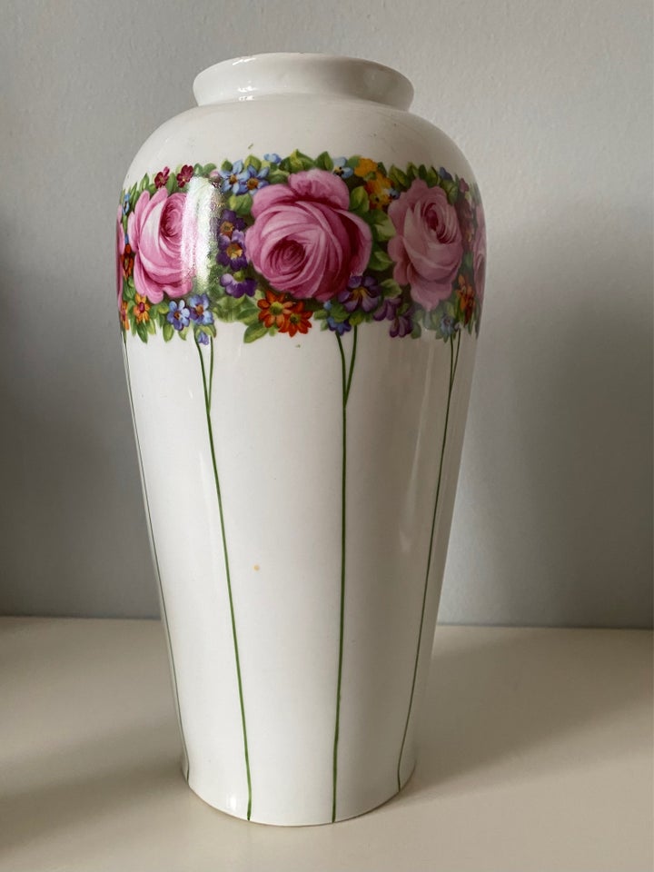 Porcelæn Stor flot vase med roser