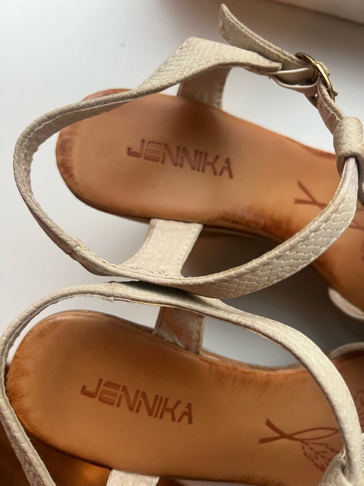 Sandaler, str. 39, Jennika