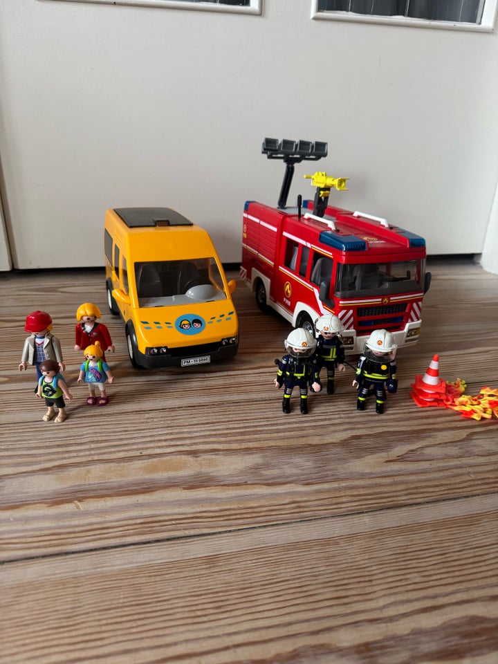 Playmobil, Skolebus og brandbil,