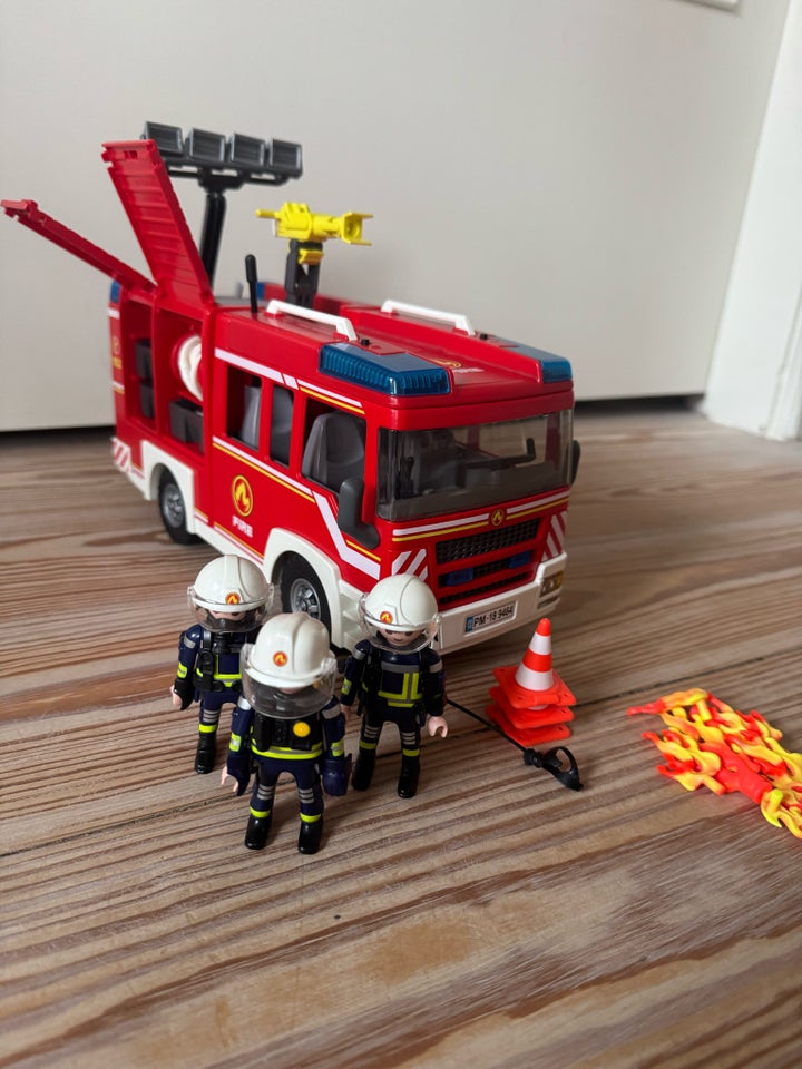 Playmobil, Skolebus og brandbil,