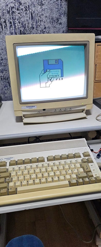 Amiga 500/600 med tilbehør,