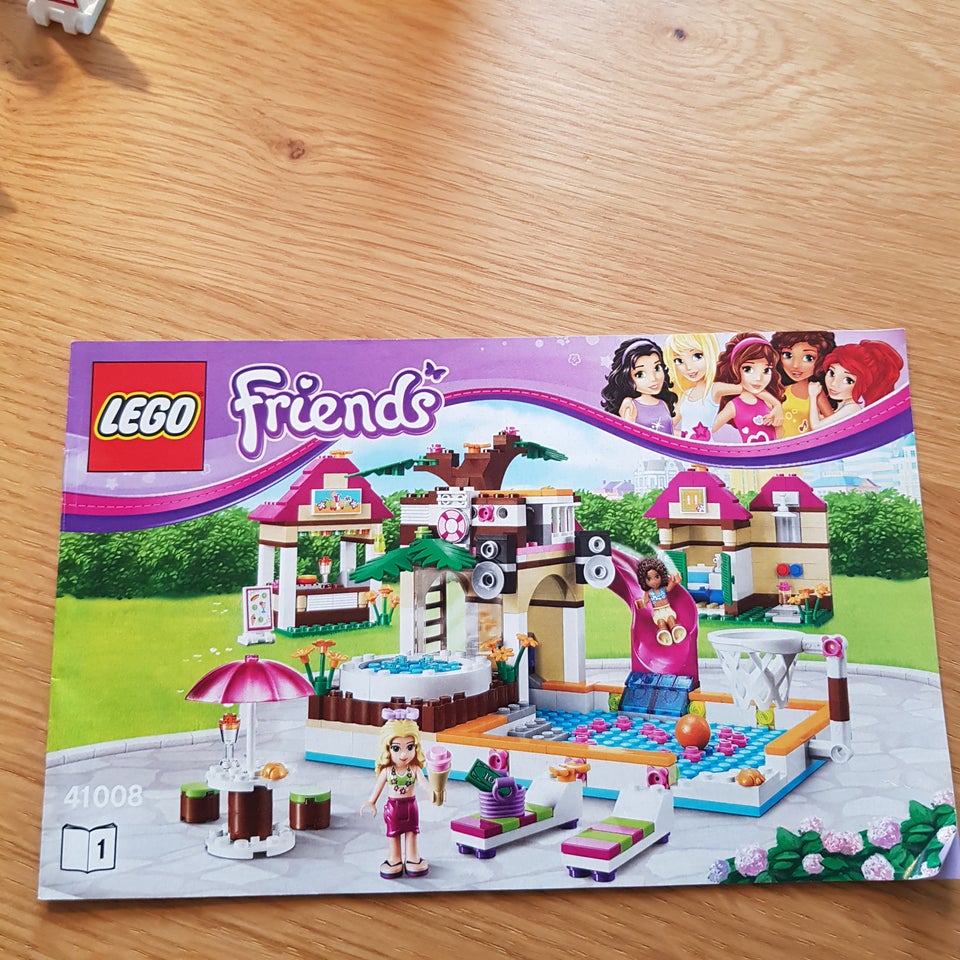 Lego Friends, Heartlake city pool