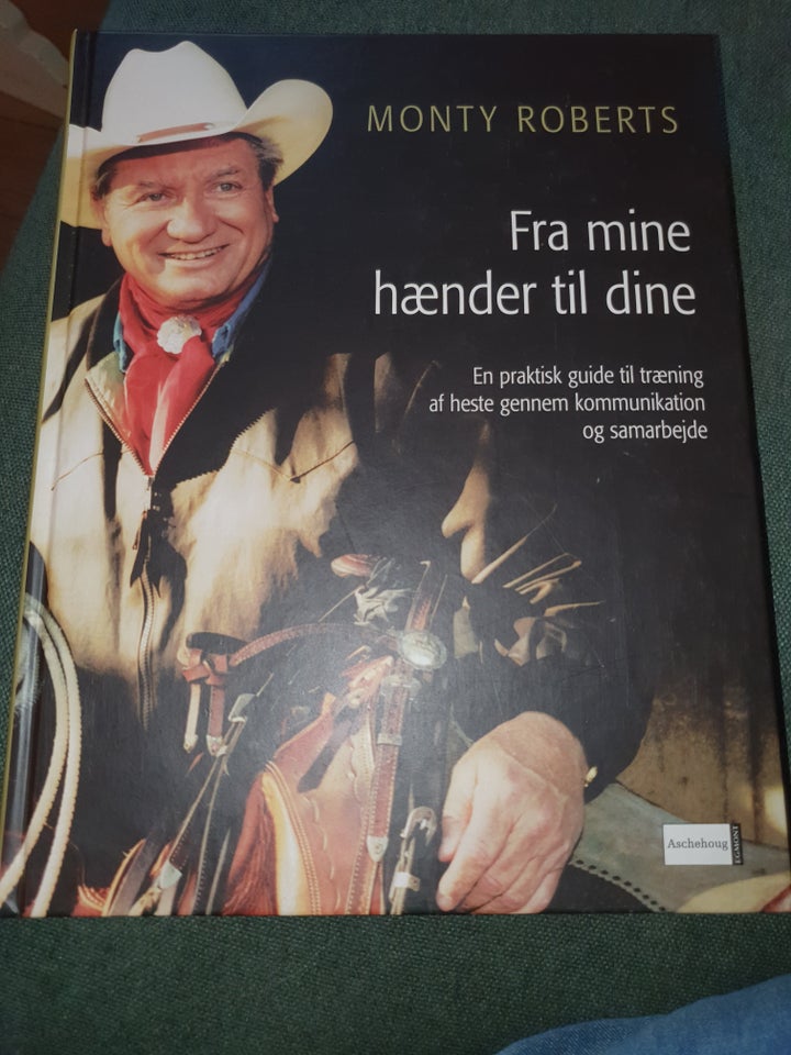 Fra mine hænder til dine., Monty