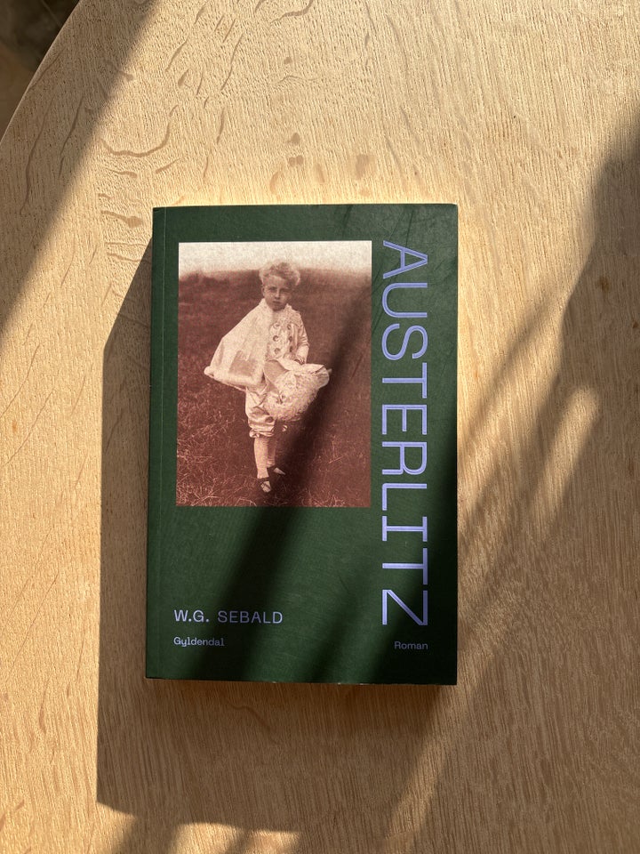 Austerlitz, W. G. Sebald, genre: