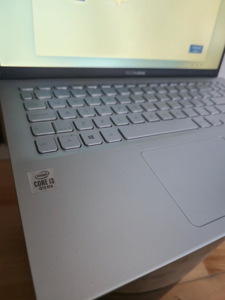 Asus Vivobook, Core i3-1005G1 GHz,