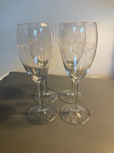 Glas Vinglas Mads Stage