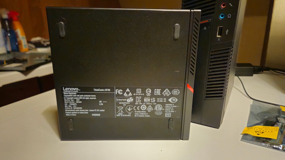 Lenovo, M700