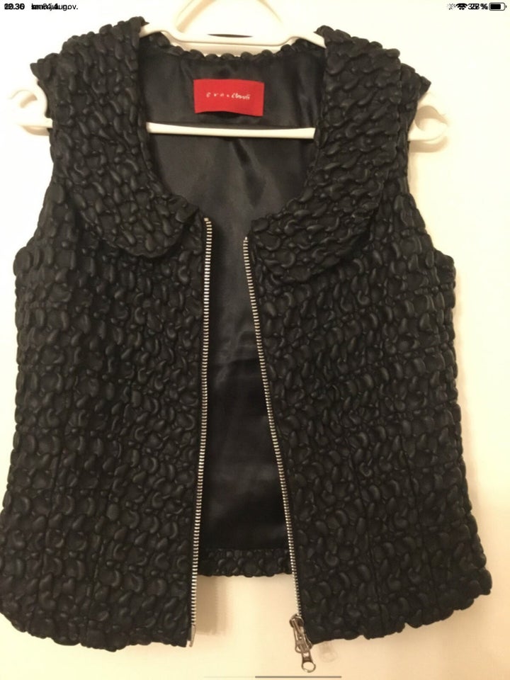 Vest, Eva Claudi, str. 36