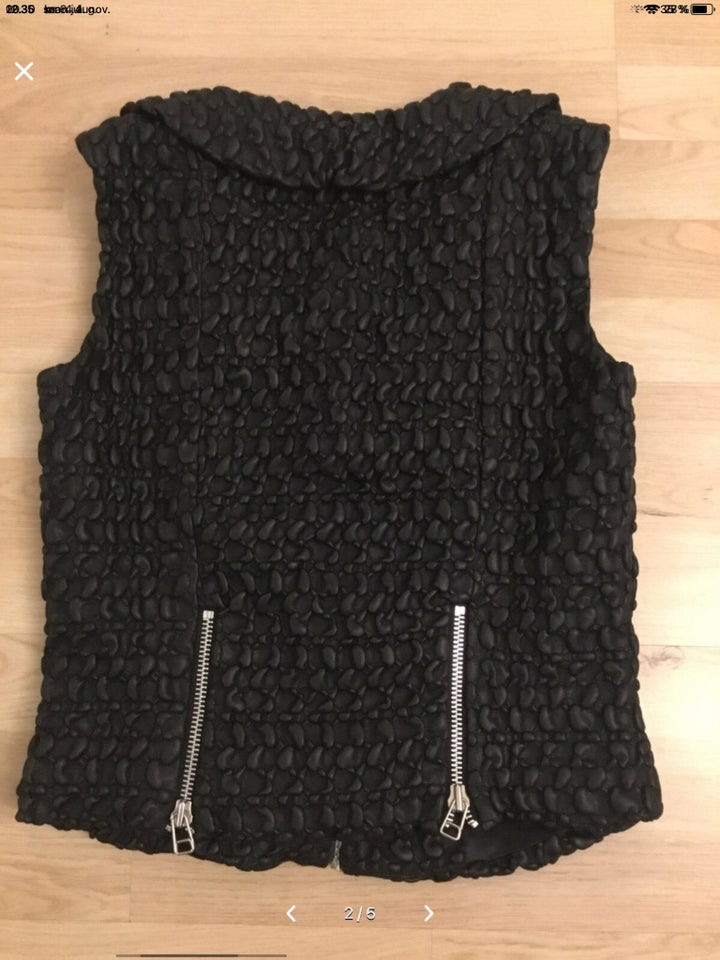 Vest, Eva Claudi, str. 36