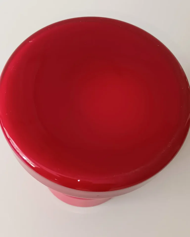 Rød glas vase ! Holmegaarf