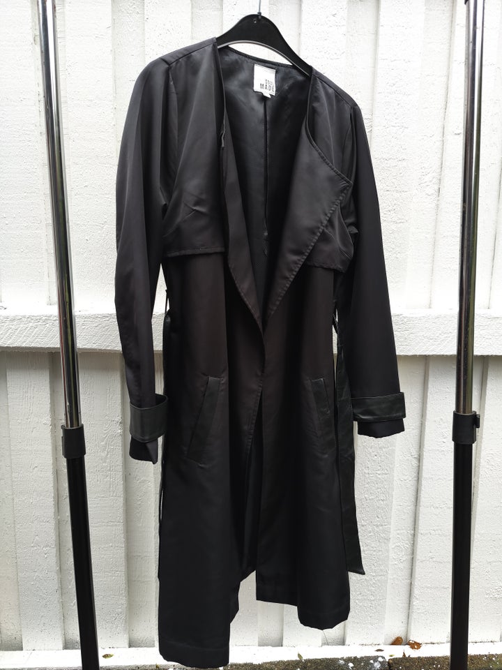 Trenchcoat, str. 38, Soul Made